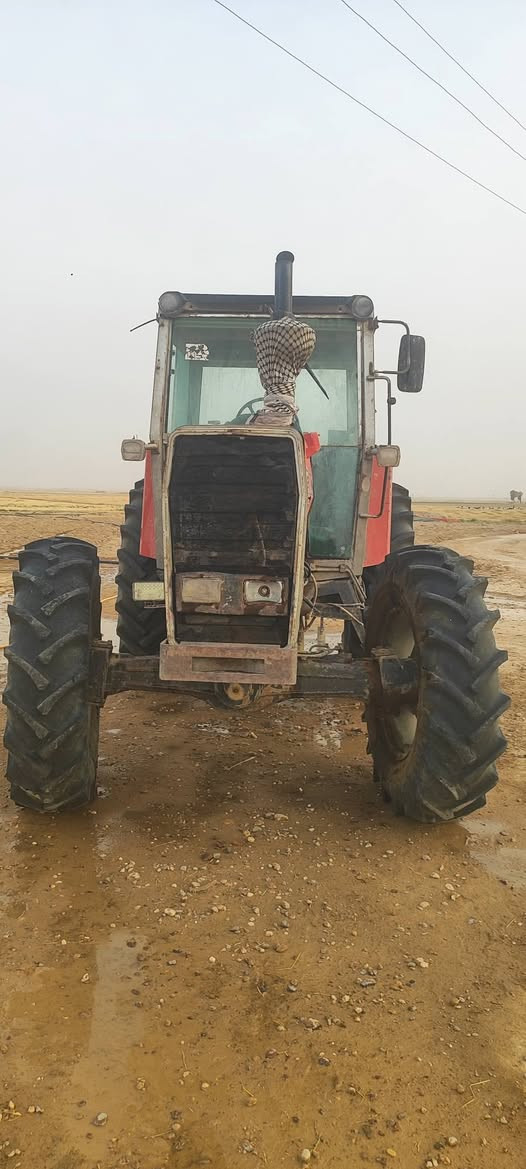 فوركسن انكليزي موديل 98 تخم تاير محرك بي تبخيل كلش قليل  مراوس بايراني حسب القناعه 12مليون 
***********

