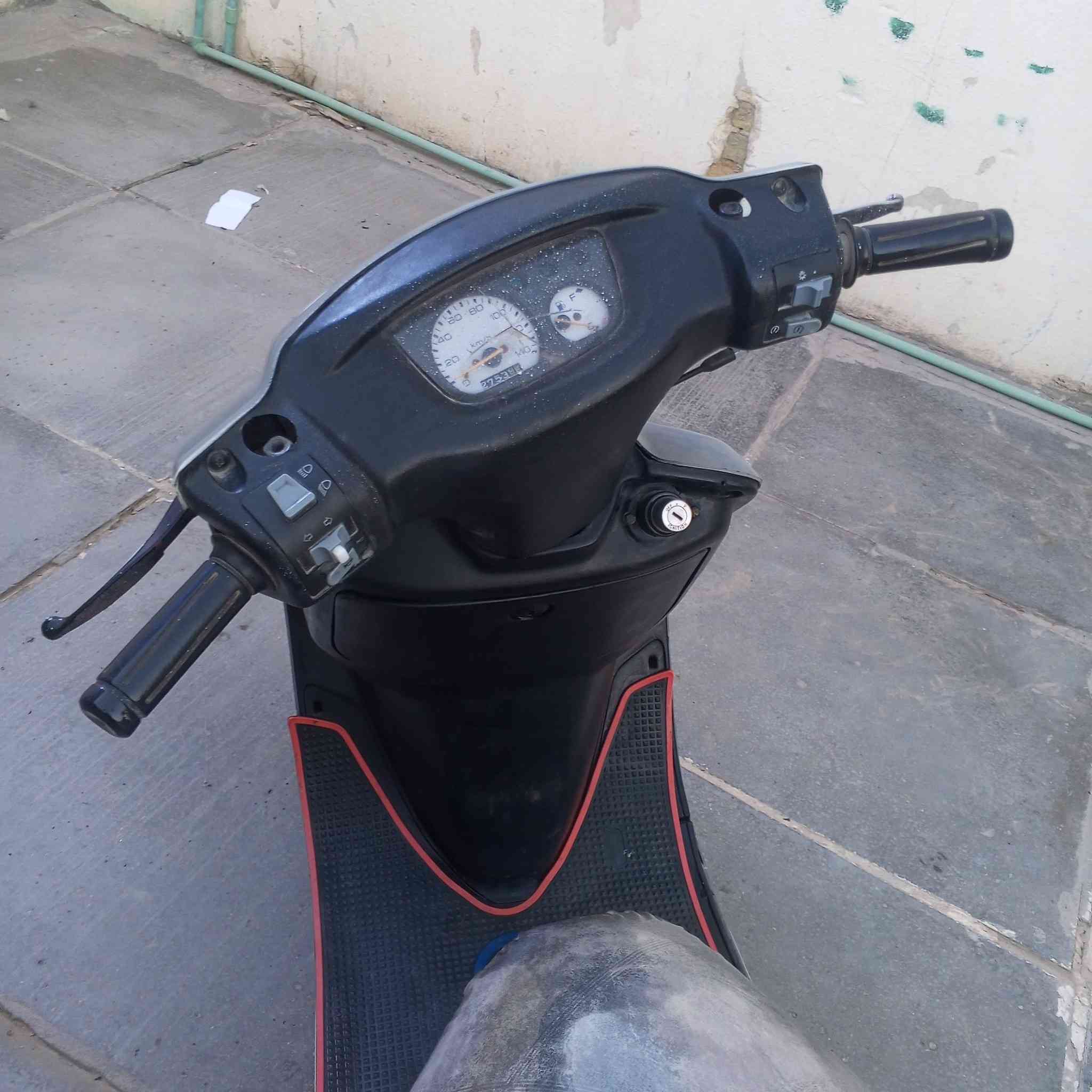 السلام عليكم دراجه فراشه نضيفه فول مواصفات كلشي مابيها السعر خاص *********** مكاني يم الجسر
