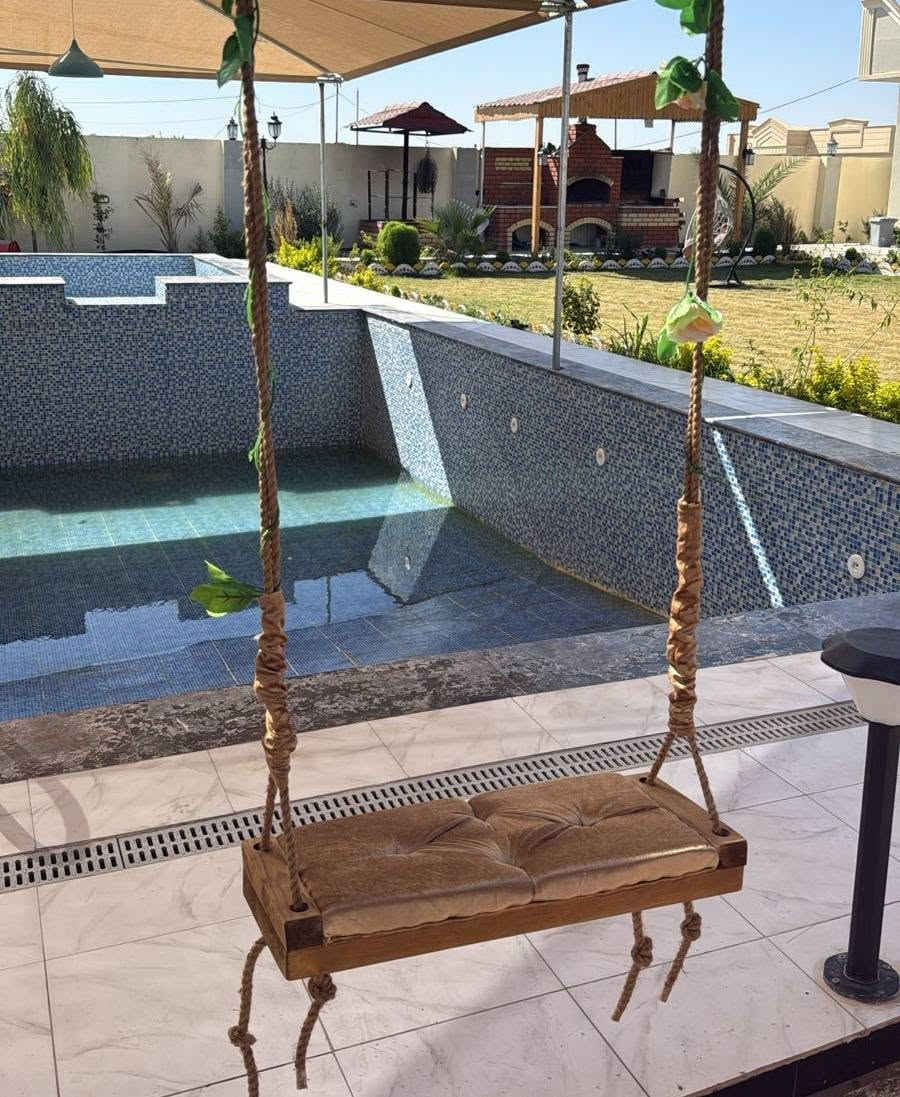 مرجوحة الخشب 🪷
الخشب:- طبيعي 4سم سمكه موضح بل تصوير. 
تتحمل وزن 150كيلو. 
طول الحبل ٢ونص 
الالوان:- متوفر« اسود🖤 اخضر 💚خاكي وردي 🪷 
ازرق 💙ابيض🤍 رصاصي 🩶احمر❤️‍🔥 بنفسجي 💜جوزي🤎
بيجي »
السعر 35 سعر حجم «60ب23»
توصيل لكل المحافظات موجود 5
للحجز واتساب ***********
#مراجيح #مرجوحة
