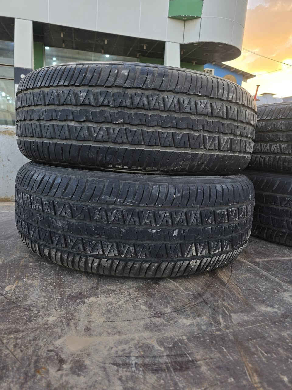 السلام عليكم تايرات للبيع نوع دلوب  ياباني النظافه ٨٠ بالميه العنوان البصره القرنه رقم 
الهاتف ***********
القياس ٢٦٥/٥٥/٢٠
القياس ٢٧٥/٥٠/٢١
القياس ٢٨٥/٥٠/٢٠
