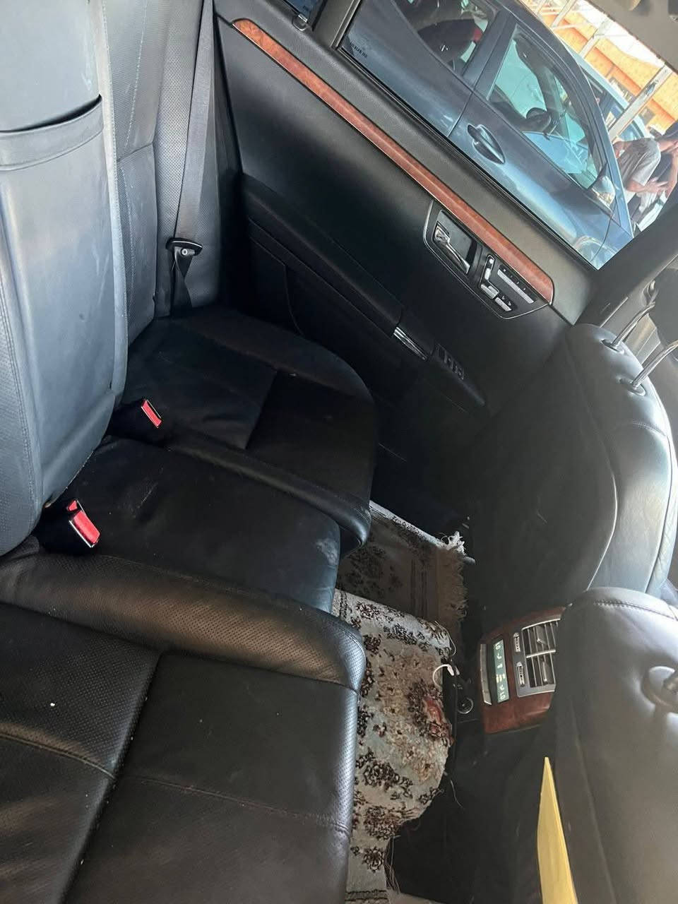 مارسدس 2007 s500 
كفاله كص وحادث 
سياره متعوب عليهه حيلل 
ب٩٠ مكانه لعماره
***********
