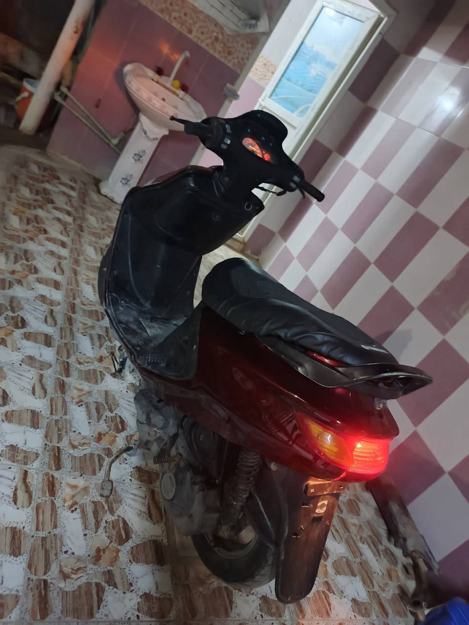 سلام عليكم دراجه فراشه فحل جديده كلشي شغال بيه سلف كهربايته كله شغاله
بريك جديد باتري بلك مكينه بيه دخنه مكاني البصره بني منصور مزرعه سعر 425 رقم تلفون‏‪***********‬‏
