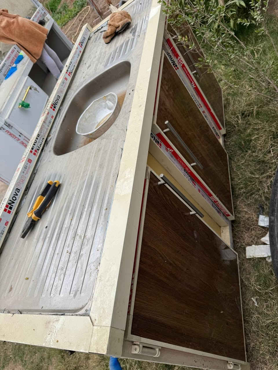 غراض كافتريا للبيع استفسار ع رقم ***********
