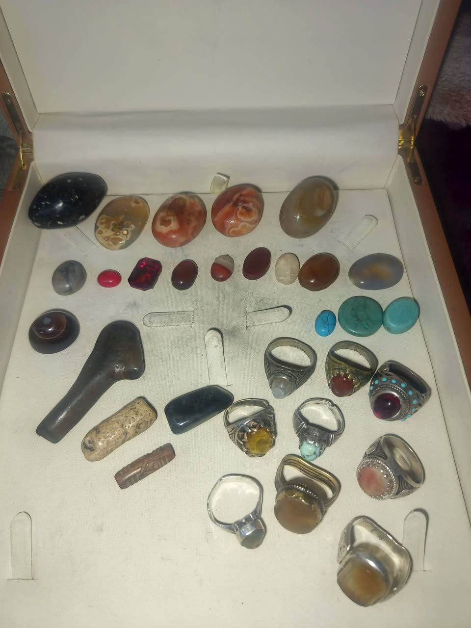 السلام عليكم عندي هذني للبيع كلهن قديمات


**إذا كنت صاحب هذا الإعلان وتريد حذفه لأي سبب، رجاءا أرسل رسالة إلى الدعم الفني**