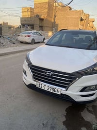 توسان موديل 2020 رقم نكليزي سياره باسمي تحويل ثاني يوم  السياره مكلوبه...