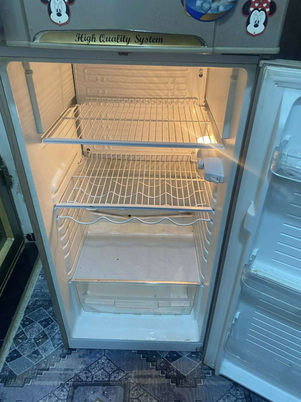 ثلاجة للبيع ١٦ قدم ماركة كرافت والماطور LG شغالة خير من الله وكلش نظيفة السعر ١٨٠.
للتواصل على الرقم *********** بي واتس
