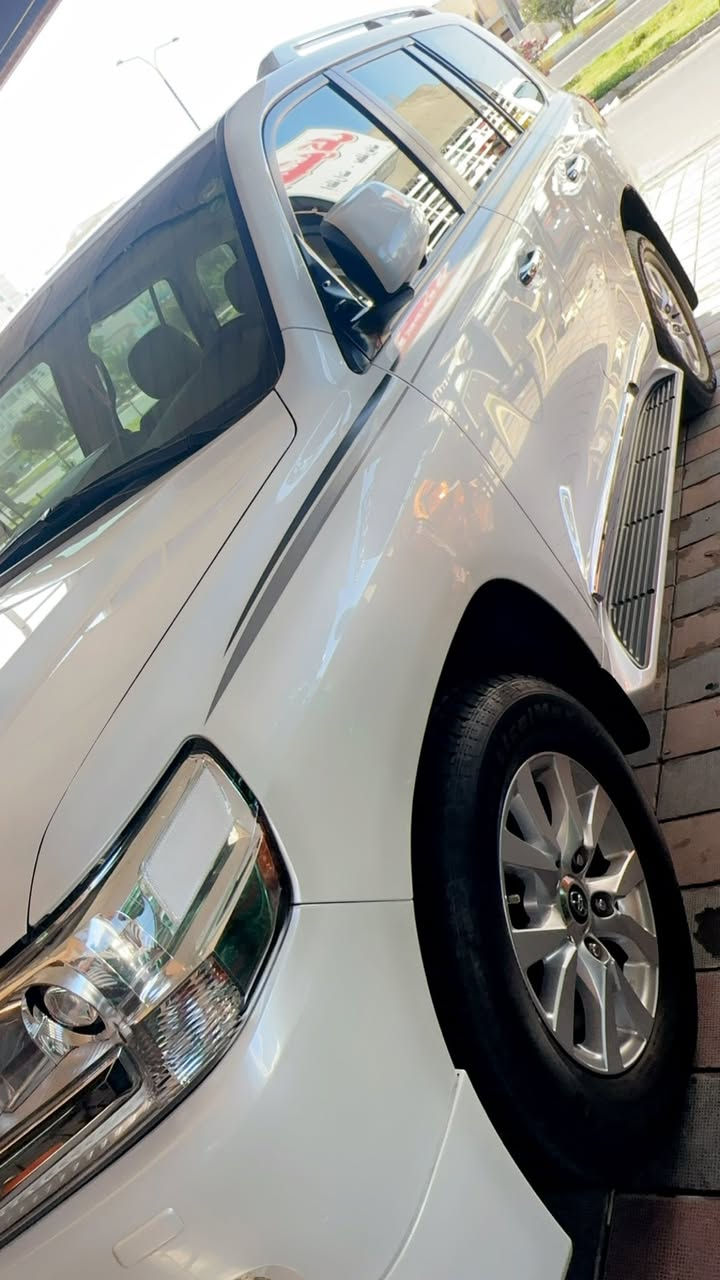 السلام عليكم
لاندكروز 2016 شركة جيهان 
GXR
المحرك 8 سلندر 
السياره على وضع الشركه النظافه و لمعه الصبغ 
تخم تاير جديد 
بيه بارد شي بسيط باب السايق 4 اصابع 
مكان السياره الفلوجه 
بيع او مراوس حسب القناعه 
للاستفسار الاتصال على الرقم 
***********
