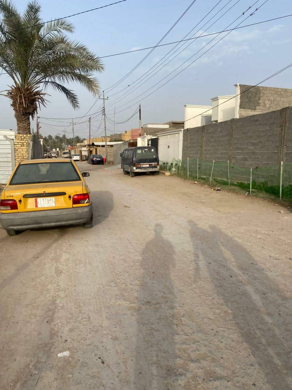 قطعه للبيع المساحة ٧٠٠ متر طابو زراعي سند ٢٥ تحويل مباشر حله ورديه سيف سعد خلف الدكتور أحمد الجمل الواجها ٢٢ مسيجه بي ارسي شارع سبيس ١١ متر تبعد عن الشارع العام ٣٠٠ متر كافه الخدمات السعر ٩٠ مع المجال البسيط ***********
