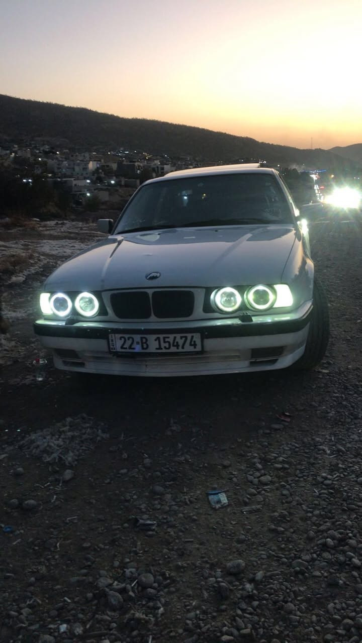 بۆ فرۆشتن BMW 525i 1994 سەیارەکە فول مواسەفاتە   کوشن. جلد کارەبایی  هیتەرە  کوشن سیاحی سوکان ڤۆلیۆمە  دەبل جەکمەجە  تەبرید مەرکەزی و چوار جام کارەبا سەیارەکە هەیلەکی زۆر جوانە مەکینەی گۆراوە 530i 2008   ٦گێری تۆماتیکە  ٥ پەردەی بیلادیە ٦ پارچەی سبوخە بۆنیت و سەقف بەشەرت هیجی نیە   سەنەوی بەسەر چوە   سعری. ٩٠. وەرەقە و مەجال ***********
