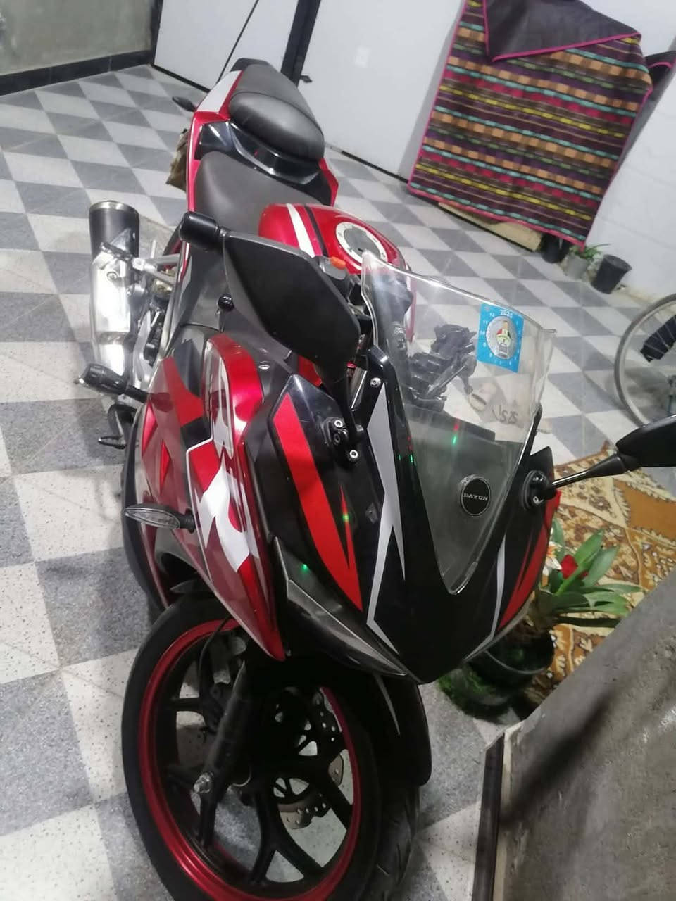 السلام عليكم دراجه دايوان بطح محرك ربع 250 كفاله عامه موديل 2023 ماماشيه قليل كلش ومرقمه رقم بغداد وسنويه لل2023 تحويل ثاني يوم سعره 2،500 وبيه مجال لشراي الشراي يتواصل ع الرقم مكلف بنشر ***********
