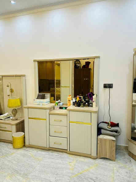 غرفة نوم للبيع بغداد البنوك
***********
