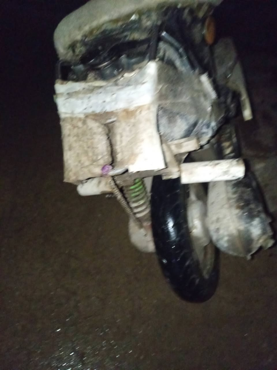 السلام عليكم عندي هذا الموتور للبيع طالب عليه 100,000 شرق ماكينه رقم واحد وشاصي كل شي ما بيه الله بداكم جديد طق الساند اريد ابيعه ***********
