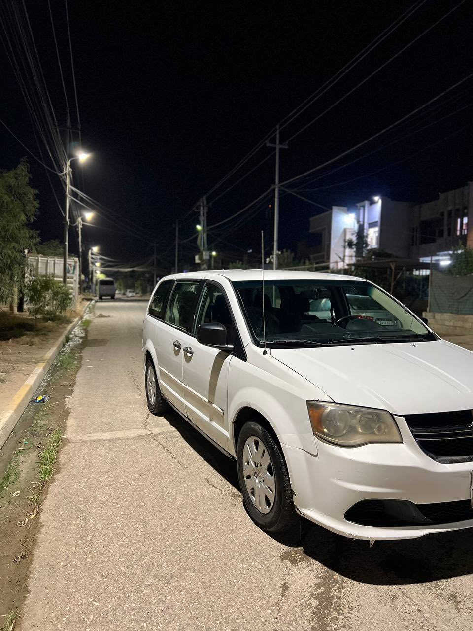 سلام عليكم
للبيع 
دوج كرفان 
موديل 2016
ضرر قطعتين 
سيارة ب اسمي 
سعر 145$
رقم الهاتف 
*********** اتصال او واتساب
