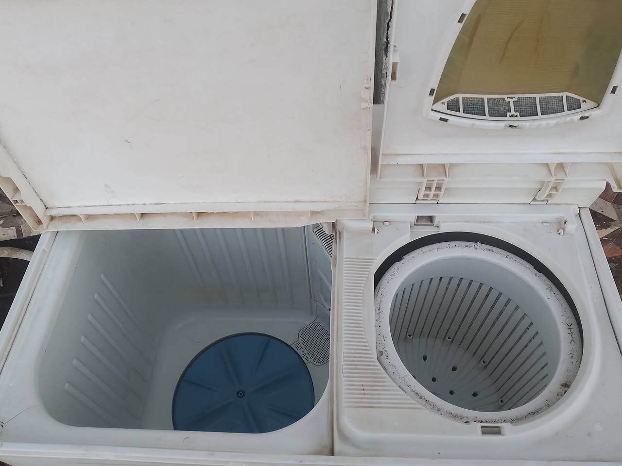 غساله هيتاشي يباني للبيع شغاله 
***********
