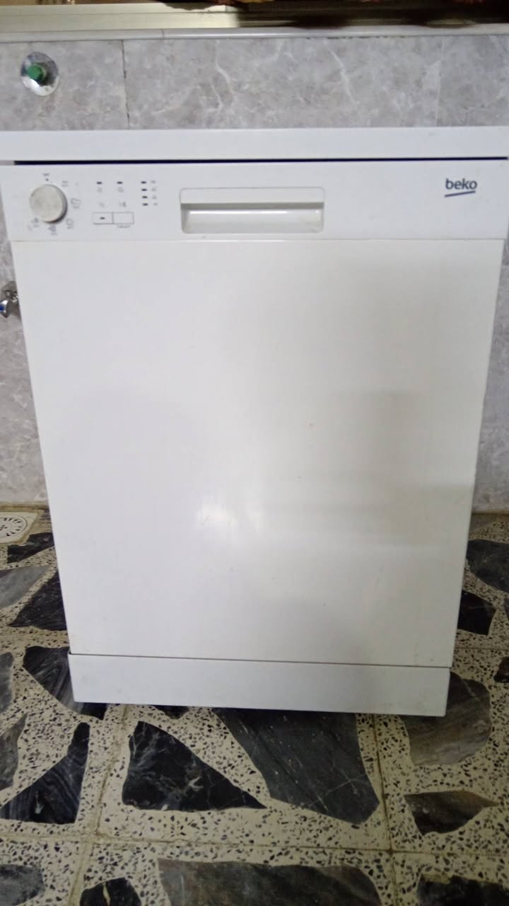 للبيع غساله صحون بيكووو للبيع نضيفه جداا ممفتوحه ٥ برنامج سعره ١٥٠ بيه مجال


**إذا كنت صاحب هذا الإعلان وتريد حذفه لأي سبب، رجاءا أرسل رسالة إلى الدعم الفني**