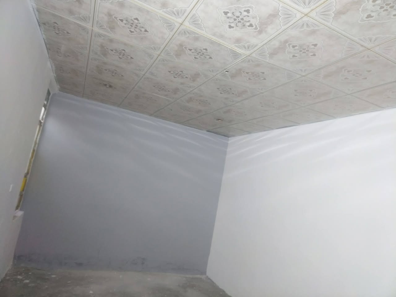 سلام عليكم بيت للأيجار المساحه 125 متر عنوان شارع المطار القديم قرب الجامع الذهبي ***********واتساب فقط
