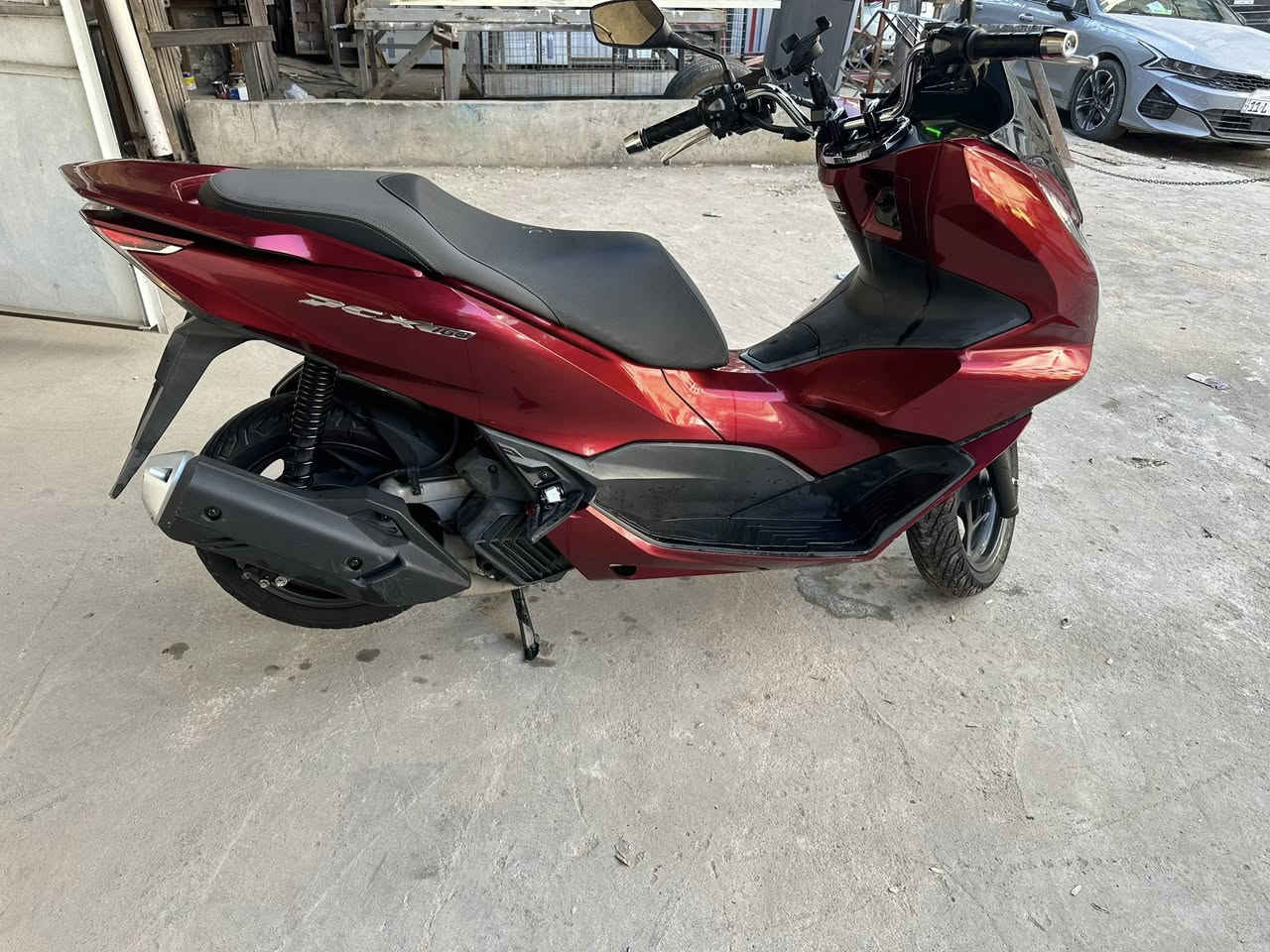 السلام عليكم اخوان 
للبيع Pcx محرك 160c ياباني 
الدراجة جديدة مكفولة 
سعرها 28 ورقة 
مكاني بغداد الكرادة 
***********
