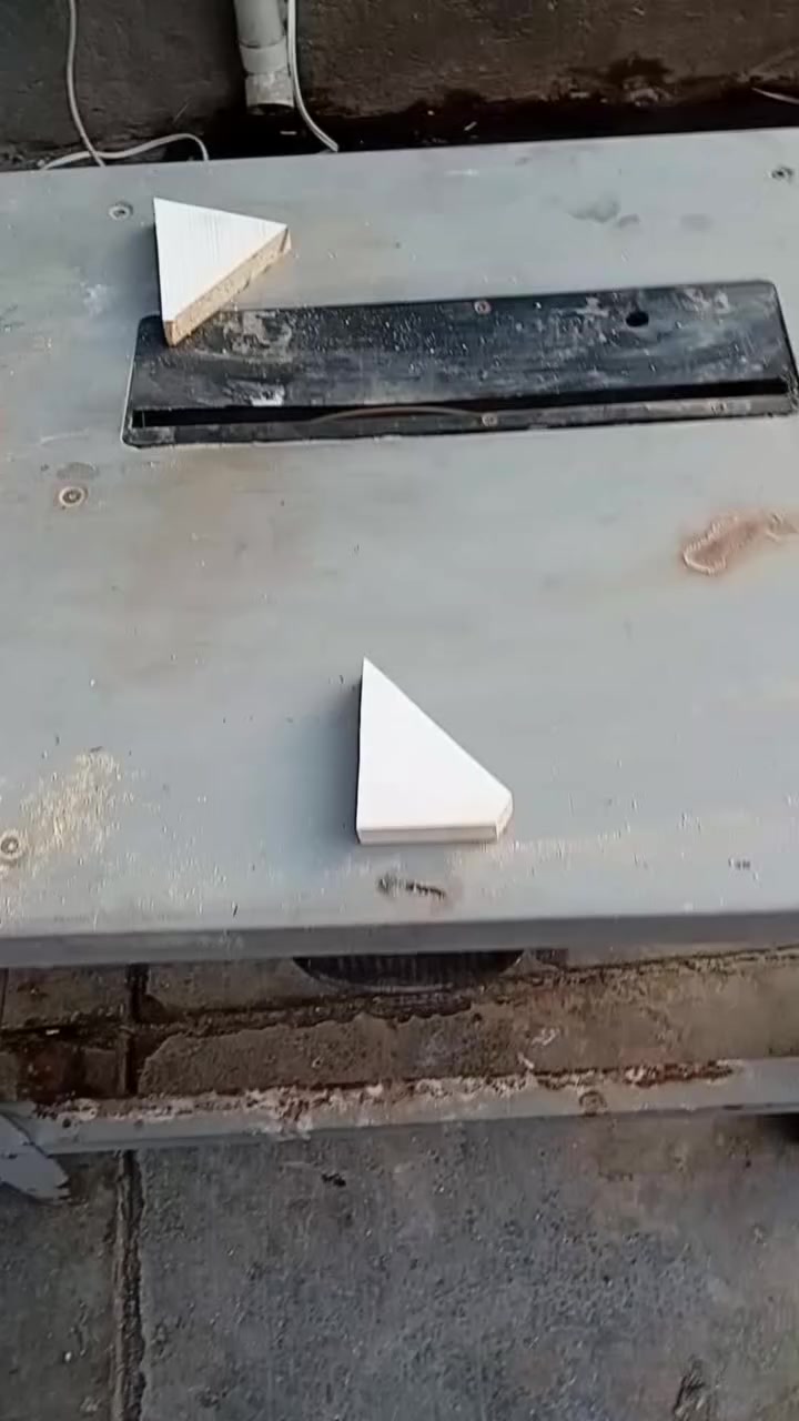 السلام عليكم منشار منضدي USAماطور استندر مامفتوح الي يحب يقتنيه يتصل  
***********
***********
