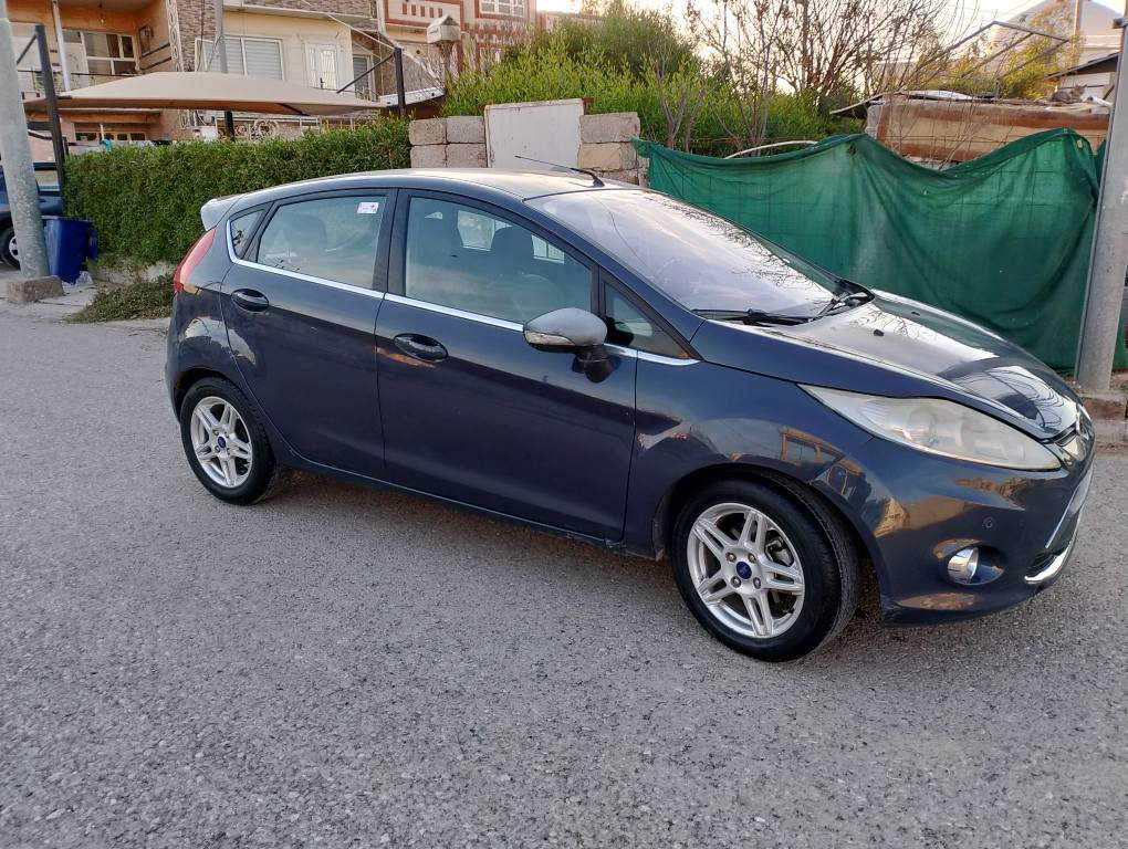 فورد فيستا 2011 مواصفات خليجي كير اوتوماتيك و عادي  مه كينه جوار بستن جوار جام كهرباي سئ بارجه صبوغ بي ليدران توند و توله  ته نها 97 هه زار رويشتيه رقم و سنه وي تازه يه *********** 
فورد فيستا خليجي 2011 دبل كير محرك اربعه سلندر مرغوب فقط ماشيه 97 ألف بيها ثلاث قطعه صبغ بدون دواخل او ضرر فقط رش *********** واتساب أربيل, العراق
