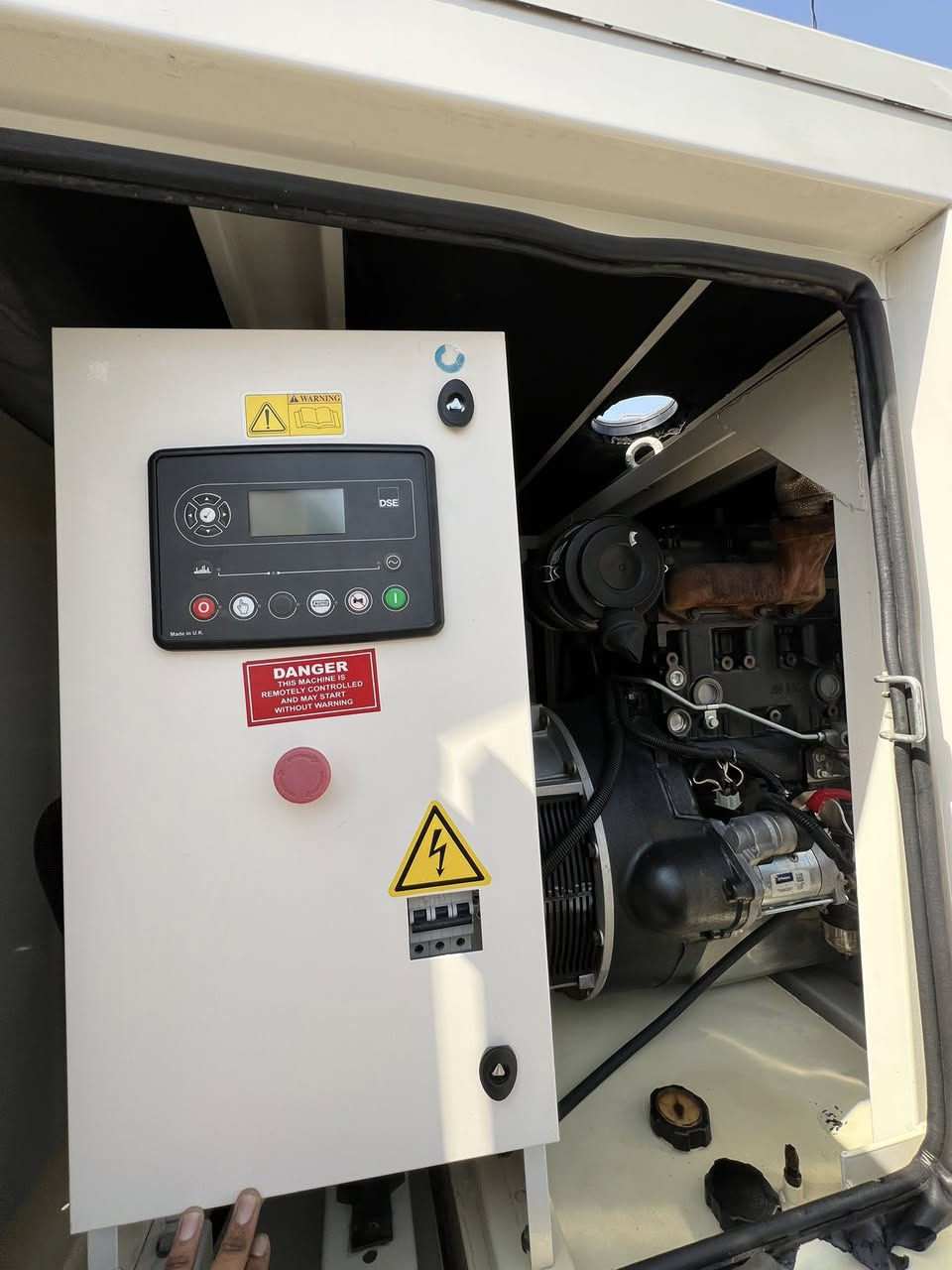 عرض
👈🏼موالد بيركز انكليزي اصلي 33 KVA اجبيلي

👈🏼كاتم نسبه الكتم 90/100
👈🏼المحرك بيركز انكليزي اصلي 🇬🇧
👈🏼وراس التواليد ستان فورد 
👈🏼ساعات العمل 1800ساعه 
👈🏼ضمان الموالد عل حمل  
👈🏼للتواصل واتساب او الاتصال 📞
 📞***********👈🏼
(عباس الوائلي )

تنويه هام ‼️ 

متوفر نضام الاستبدال 🔀 تكدر تبدل موالدتك القديمه موالده جديده ويتم الاتفاق 🤝بعد التقييم 

تتوفر صيانه 👷🏼‍♂️ جميع احجام الموالدات البيركز الانكليزي و/ الكمز / دايو دوزان  بعمل متقن ونوفر لك خدمات عامه واستبدال عام في الموالدات 

معه تحيات (عباس الوائلي )
