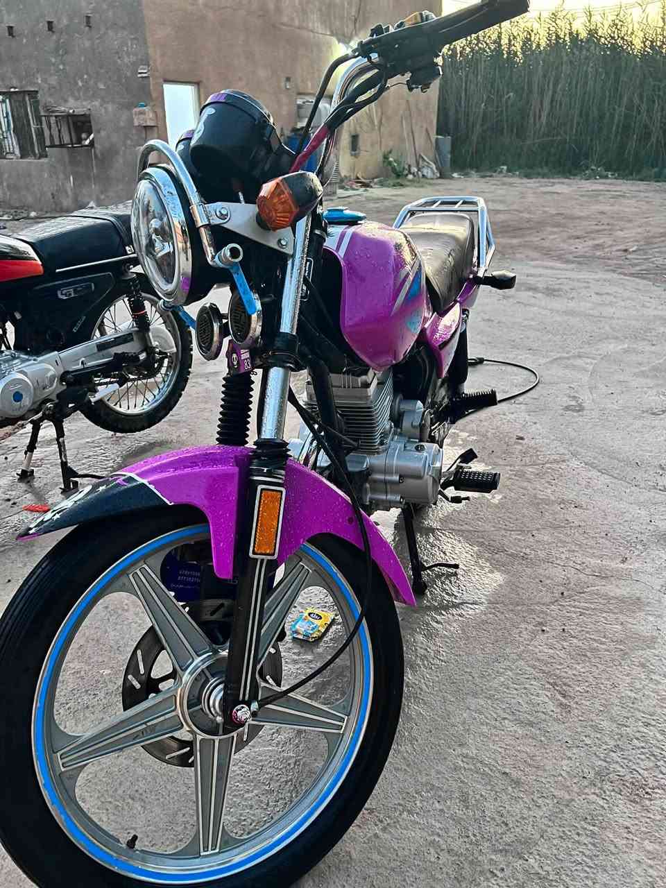 اعادة نشر بسبب الوعود الكاذبه . 

السلام عليكم للبيع

دايون عظم موديل 2023 لون مميز بنفسجي🍇💜

اوراق اصولي مابيها اي نقص دراجه متعوب ومصروف عليها مكفوله شاصي ومكينه مكانها كربلاء شارع حولي 100 ابو مهدي المهندس 

السعر: خاصصص

للاستفسار الرقم:*********** واتساب فقط .
