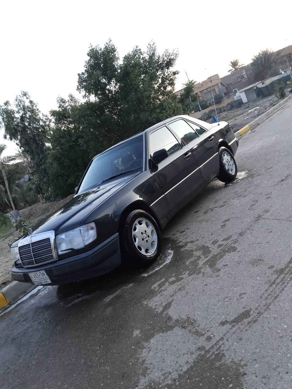 سلام عليكم
للبيع مارسيدس دب 
موديل 91
محرك بطة3000
مصبوغة جمالية 
سنوية لل2028
صدر اماني خلفي جديد كهربائيات كلة شغال
مكاني شهربان
***********
سعر خاص
