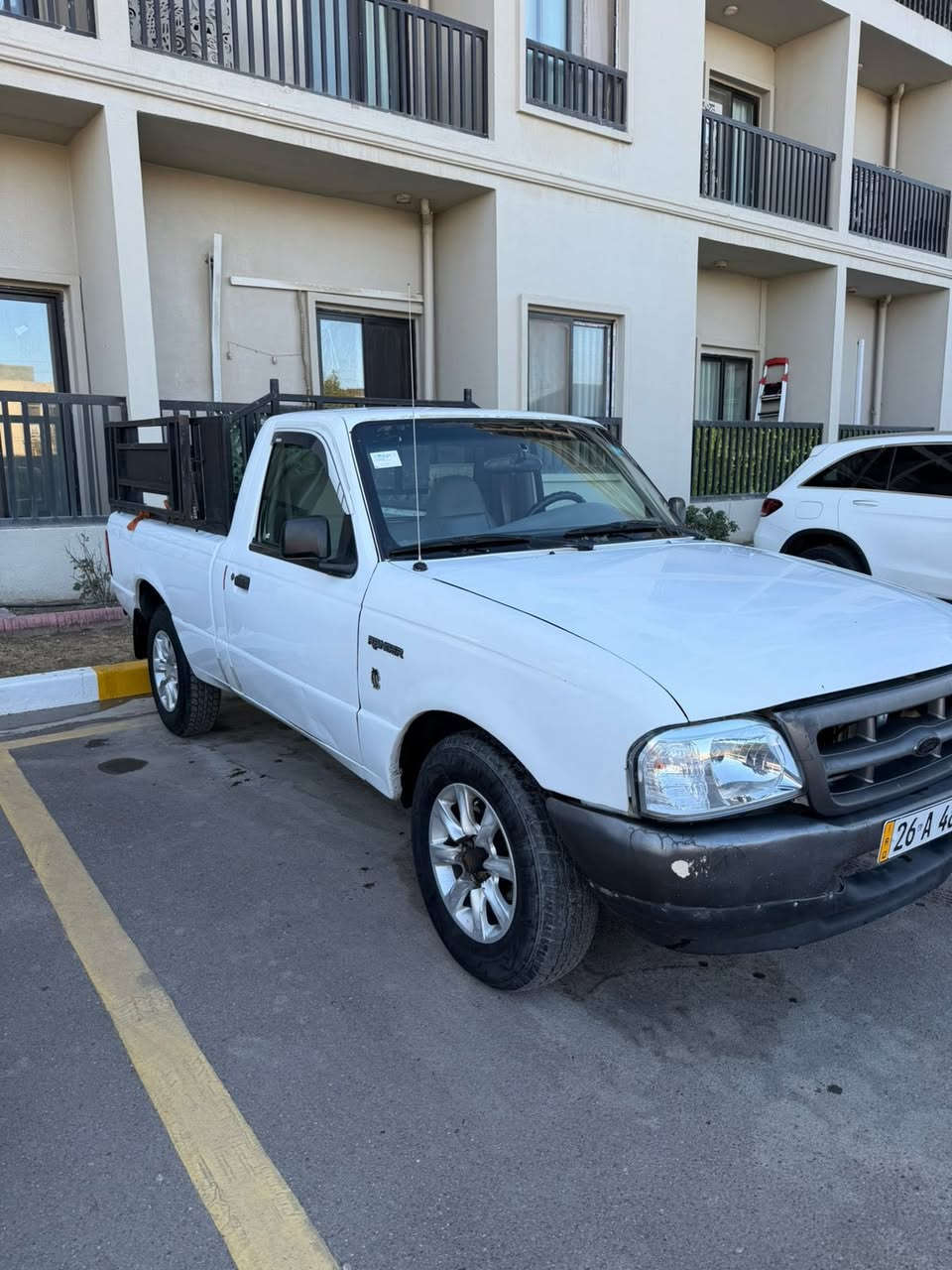 سلام عليكم للبيع فورد رانجر موديل ٢٠٠٠ 
تبريد كشنات جلد تخم تاير حداديه جديده كلشي بيها شغال ومابيها اي نقص 
كير ومحرك ملكه رقم صلاح الدين بسمي شرط التحويل 
مكانها بغداد حي الجهاد 
***********
