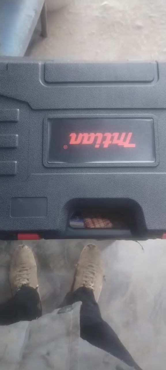 كوسره شحن بطاريتين شغل معدل تجي وياها شاحنه واحد قرص قطع سعر ٤٢ محل حسين جبار ***********
