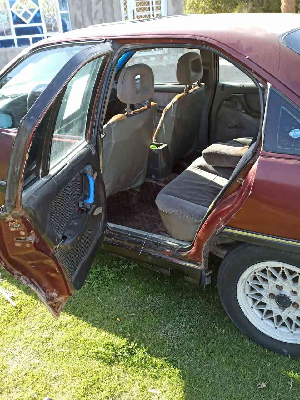 السلام عليكم
للبيع اوبل اوميكا موديل ١٩٩١
رقم نجف  
مكينه ٢٠٠٠ بيهه بخار 
كهربائيات شغاله 
ويل كب ٤. تايرات جديده 
باتري جديد 
الاستفسار  الاتصال  ***********..***********
مكان السياره نجف  مشخاب
