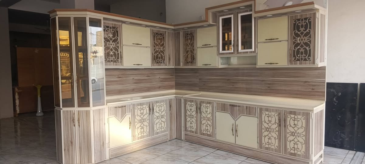 كونتر للبيع جديد لغرض تبديل مديلات وسعر ١٤٠٠ قفل مطبخ جبير ***********
