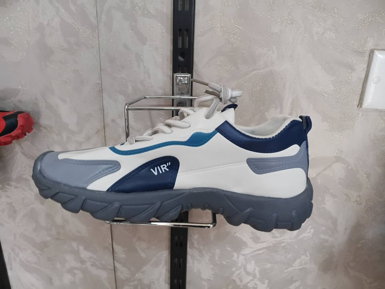 احذيه رجالي شبابي كوالتي موديلات واحجام مختلفه سعر للقطعه ٦٠٠٠ وبس يوجد توصيل


**إذا كنت صاحب هذا الإعلان وتريد حذفه لأي سبب، رجاءا أرسل رسالة إلى الدعم الفني**