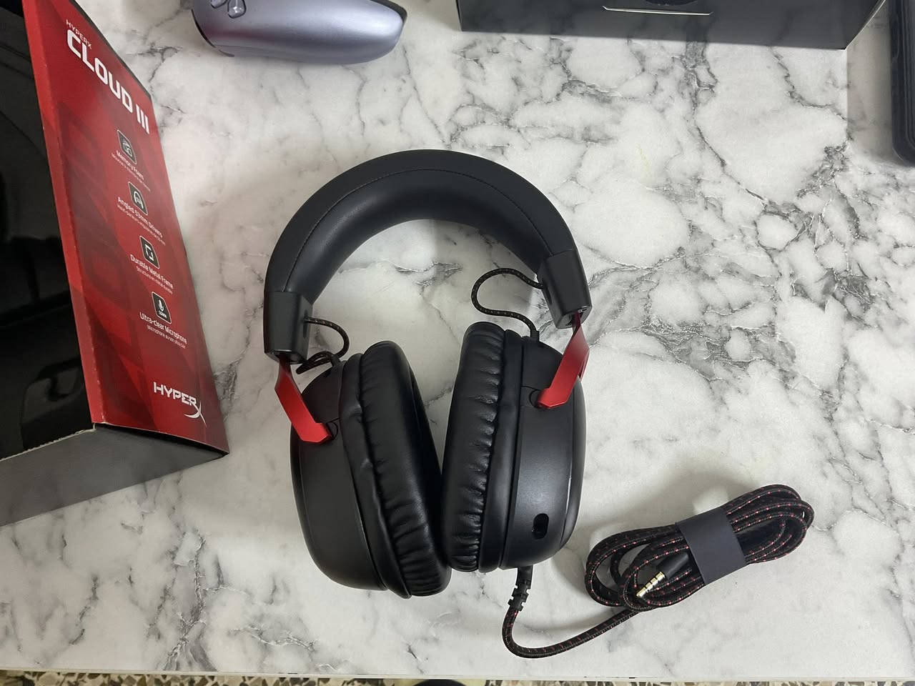 HyperX cloud 3 wired السلام عليكم
استخدام يوم واحد اخذتها جديده مو أوبن بوكس كامل ملحقات للبيع بسعر 85 ألف ماعندي توصيل مكاني بغداد ***********
