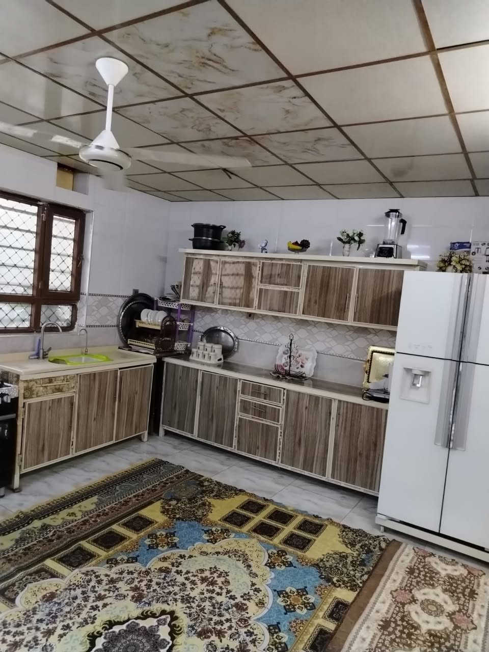 للبيع دار 236م واجهة 12.5م طابق واحد في حي النصر قرب جامع المدينة المنورة يحتوي على غرفتين نوم واستقبال وهول ومطبخ ومجموعة صحية داخلية وخارجية بالاضافة الى بيتونة مع مخزن 
الدار نظيف جدا بأسم شخص واحد 
السعر 160 مليون قابل للتفاوض مع صاحب العقار 
للاستفسار يرجى مراجعة مكتبنا الكائن في حي الواسطي قرب المواد الغذائية مقابل صيدلية 
الهدى أو الاتصال بنا على الارقام التالية 
***********
***********
نستقبل كافة العروض في بغداد والمحافظات الأخرى

