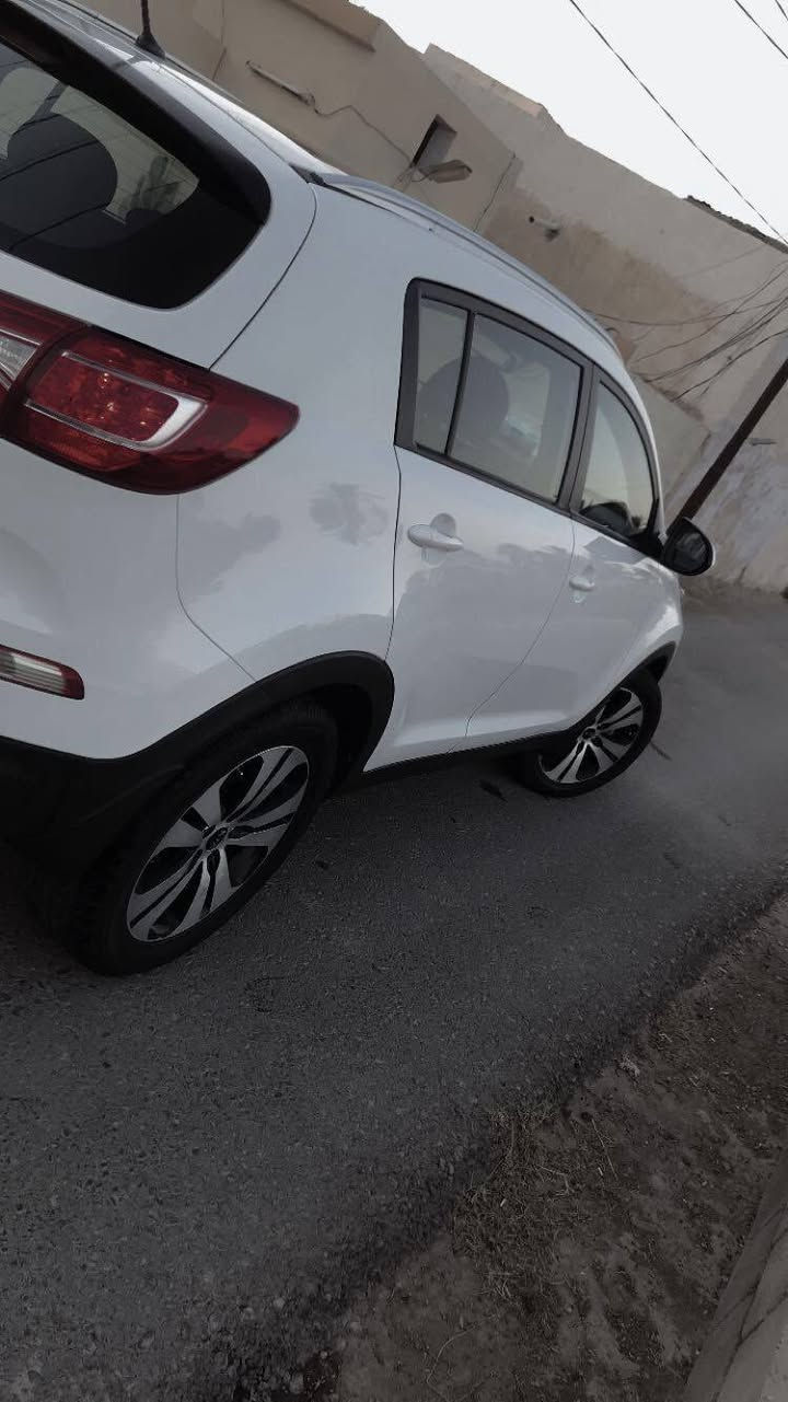 سلام عليكم البيع سبورتج موديل 2013 خليجي مكفول كفاله عامه رقم شمالي فول مواصفات فتحة سقف كامره خلفيه تبريد ثلج كير محرك مكفول ماشيه 123كم سعر 160 بيه مجال مكان صلاح الدين بلد رقم تلفون ***********
