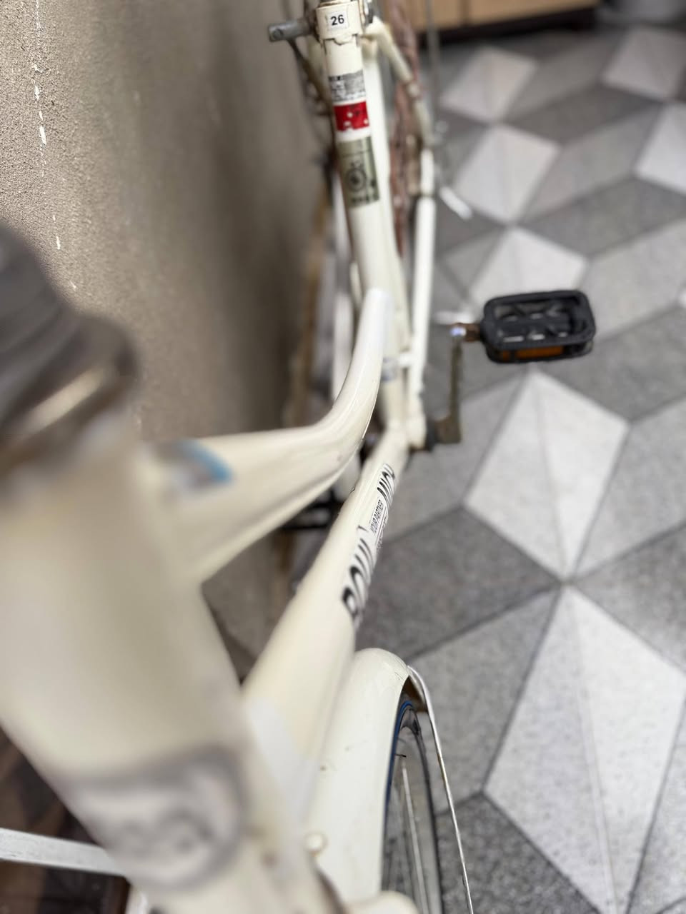 السلام عليكم بايسكل بناتي حجم26  موديل 2020 جديد حيل مابي كل نقص نظافته90% تايرات وجوابه وكشن كله جديد سعره 85 بي مجال مكاني بغداد الدوره ابودشير ***********
