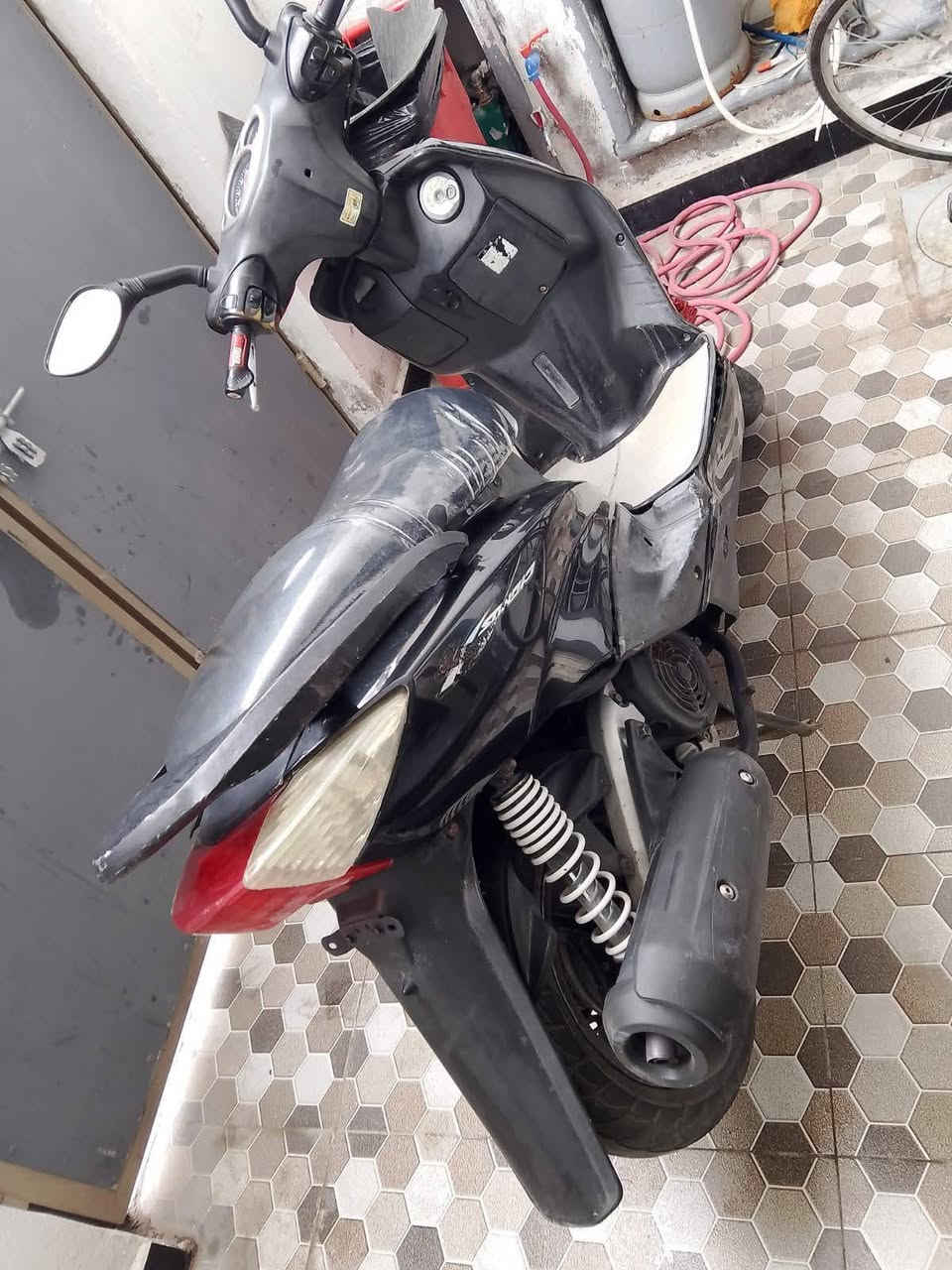 للبيع سكنس نثيه ١٤٠ شلعه معدل كابريتر بلاد دراجه نضيفه مجفته مره وحده سعر ٤٥٠ مكاني بغداد المعامل رقمي *********** متواجد واتساب
