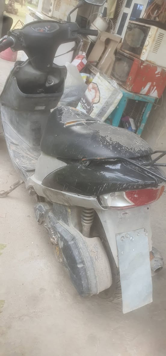 السلام عليكم دراجة للبيع ادرس سازوكي ١٢٠ للبيع دراجة كله جديد محرك نوزل ***********
