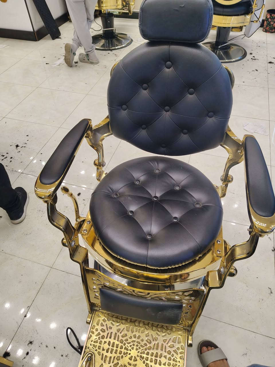 كراسي ملكيات ٣ مري ملكيات لمس ٣ جرارات ٣
العنوان بغداد 
الشراي يتصل او يتفضل خاص 
***********
