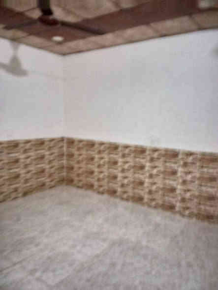 بيت الإيجار مساحه 100 متر طولني السعر 175 نهايه العسكري منطقه 65 قرب حداده الاصدقاء  التوصل علي رقم ***********
