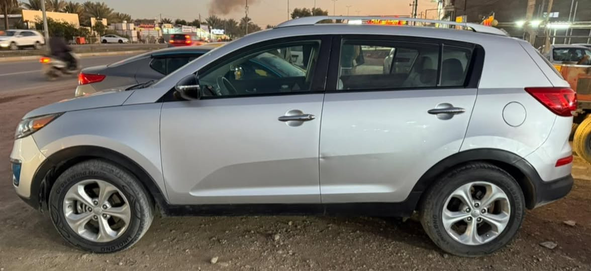 #السلام عليكم 
كيا سبورتج 2015 وارد امريكي رقم بابل ضررها فقط البنيد وبيها بالعراق حادث بالچاملغ الايمن الخلفي محرك 2000 السياره محرك وكير وحداديه خير من الله ماشيه 130 تخم تاير وبطاريه جديده 
السعر 145 
المسيب 
***********
@إشارة
