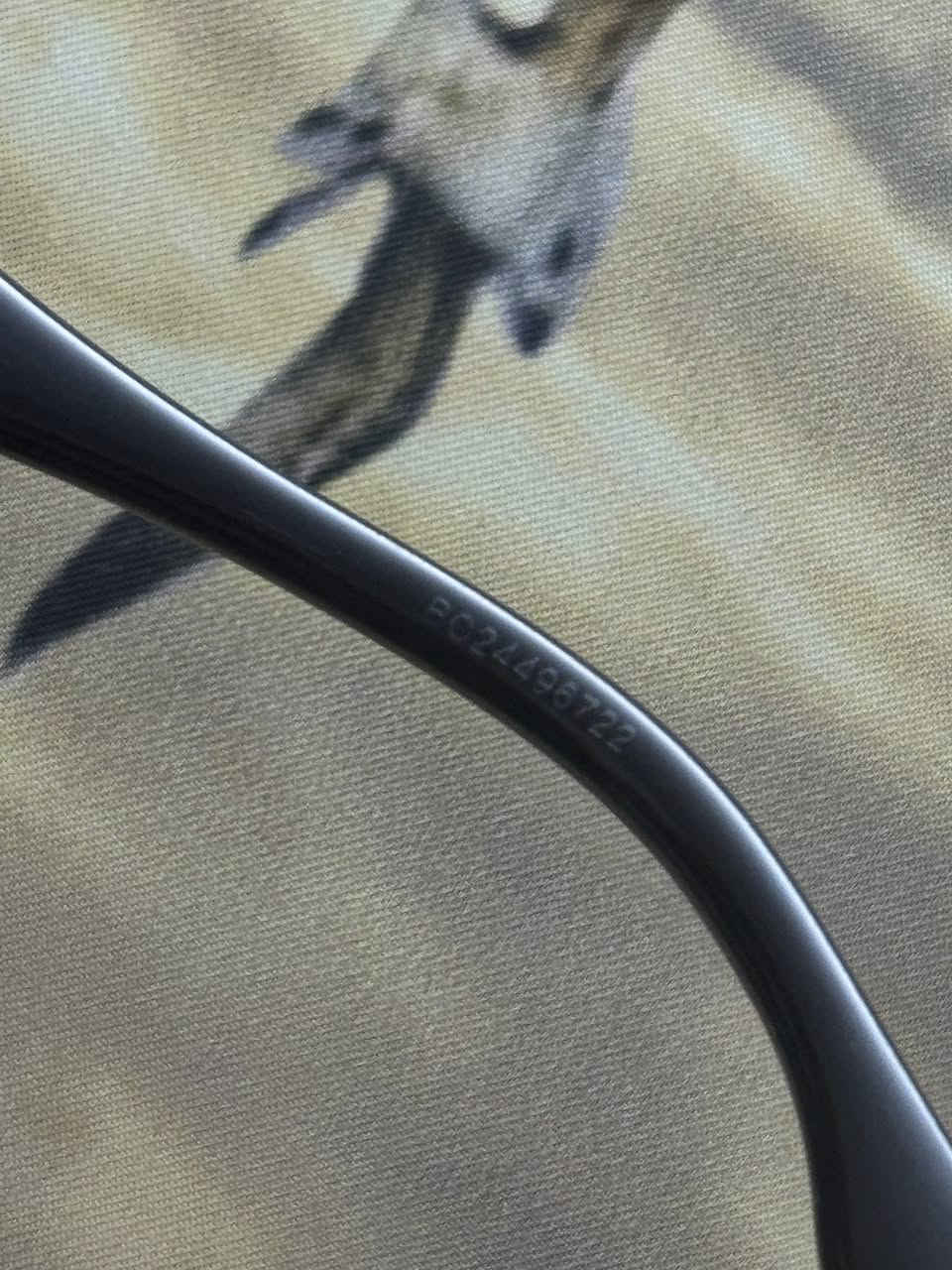 هاي تحفه من نوادر فنتج الي متتكرر
Gucci 

اورجنال 

ايطالي زيروو 

فخامه رئاسيه بحته 💯 

الحجم 62

فريم اسود 
لون عدسه اسود

القطعه كامله بحالة الزيرو 

للحجز والاستفسار خاص

ملاحظة: كامل تفاصيل المطلوبه موضحه بضور..


**إذا كنت صاحب هذا الإعلان وتريد حذفه لأي سبب، رجاءا أرسل رسالة إلى الدعم الفني**