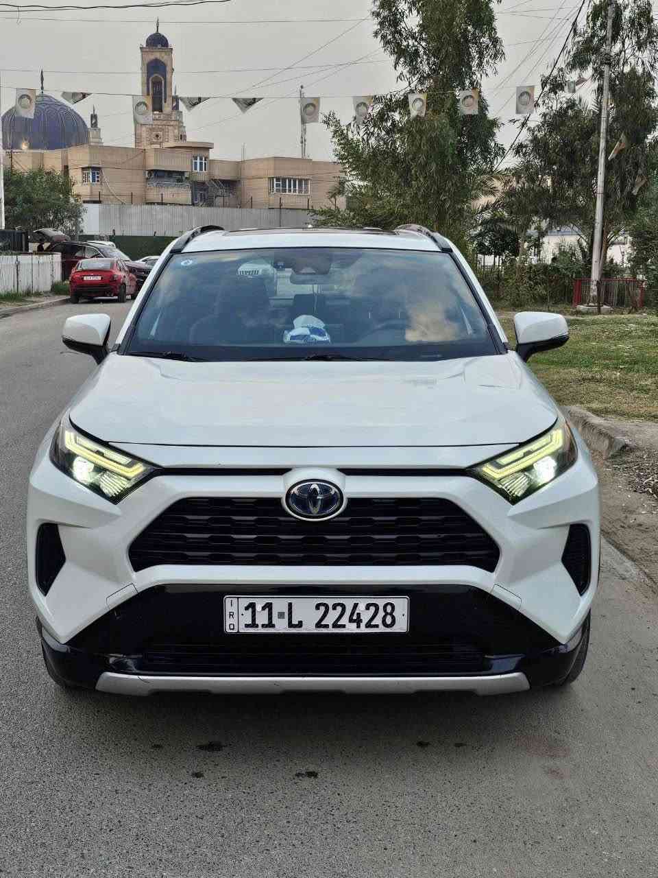 🚗 للبيع - تويوتا راف فور هايبرد SE
‎لون صدفي شذرة سياره جديده موديل ماشيه 25 الف  
‎  :بجم مكفول كبس وشواصي ولغود مكفوله وراديترات وتبريد شركه على الفحص 

🔹 الموديل: 2022
🔹 التسجيل: رقم بغداد
🔹 المواصفات:
✅ محرك 2500 هايبرد
✅ لون توكلر 
✅ بصمة تشغيل + أبواب + صندوق
✅ شاشة حجم كبير
✅ كامره دوارة
✅ صندوق كهربائي
✅ تبريد قطعتين
✅ كشنات أسود مطرز أزرق
✅ كشن سائق كهربائي
✅ تدفئة كشنات وستيرن
✅ رادار أمامي وخلفي + بالمرايا الجانبية
✅ مانع تصادم
✅ تحديد مسار
✅ مانع تزحلق
✅ هندبريك بصمة
✅ فور ويل
✅ بك لايت + إشارة أمامية LED
✅ مانع انحدار
✅ 3 أوضاع قيادة (نورمال - ايكو - سبورت)
✅ تبريد شاشة بيانو
✅ مثبت سرعة (أكروز)
✅ أوتو هولد
✅ وايل كب حجم 18
✅ تحكمات ستيرن جهتين
‏✅ ABS
✅ سياقة ذاتية
✅ 4 دسك

📍 مكان السيارة بغداد

***********

سعر 250
