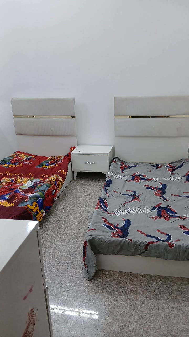 غرفه تركي نضيفه جدا سعره ٣٠٠ بي مجال مكاني غزاليه ***********
