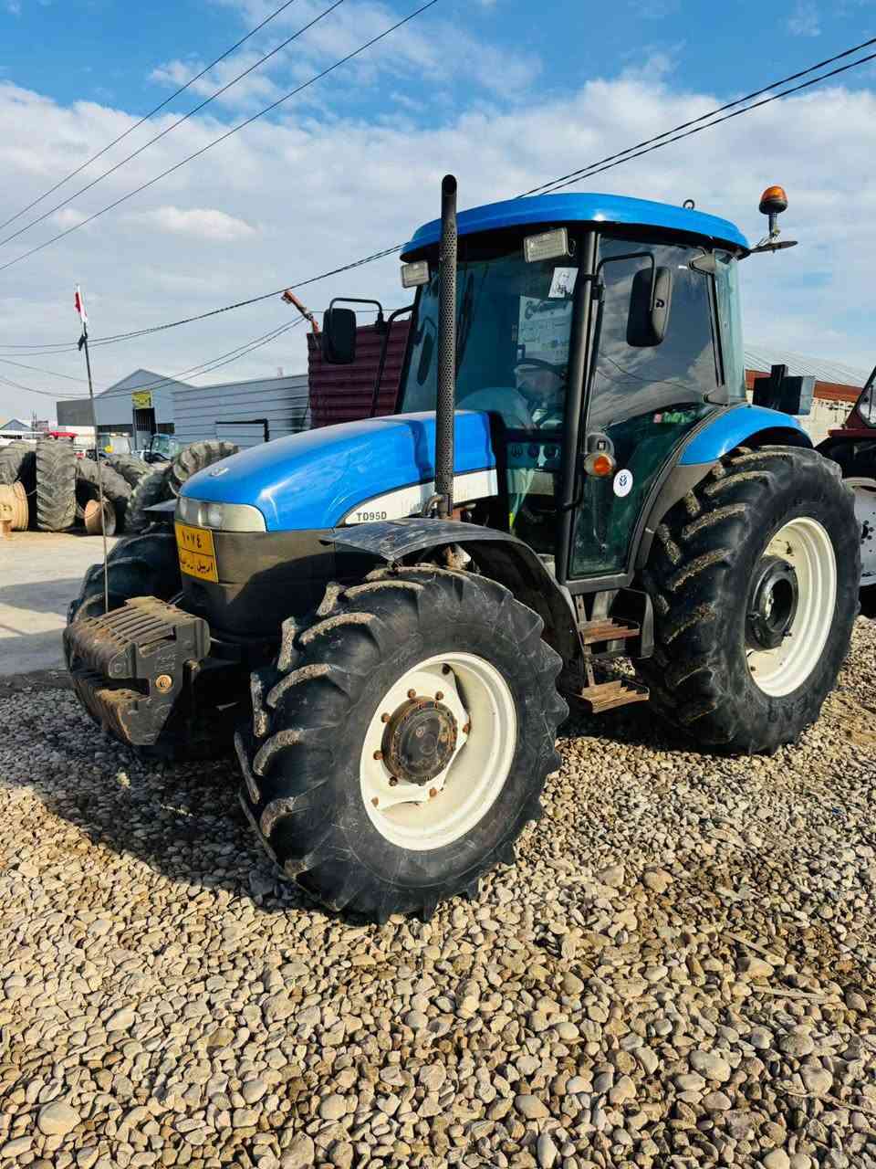 للبيع مكينه موديل ٢٠١١ حجم ٩٥/. ***********
