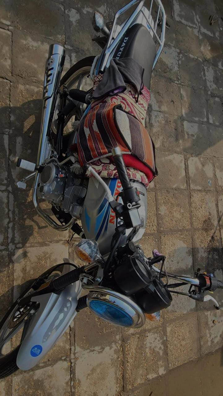 سلام عليكم الدراجه نضيفه تجي تشوفه مديل 2023 طالعه ب12 2025 يعني الدراجه صارله سنه يمي لااستفسار *********** كربلاء, العراق
