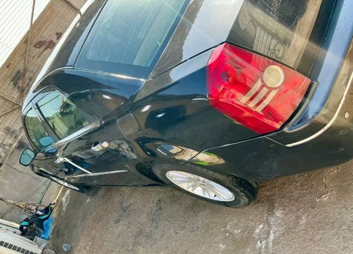 الشايب
اوباما موديل10

مواصفات c300

لون السياره اسود

لون دواخل ابيض جلد 

محرك مبدل جديد 

كير مكفول  

تبريد ثلج تم اعاده تزويده بلغاز

شاشه لمس حجم11انج مزوده باحدث السماعات

حساسات خلفيه مانع اصتدام

كامره خلفيه 

الرقم شمالي سياره مالت بيت مامشتغله علخط

تحويل او وكاله عامه اليعجبك 

مزوده4 أطارات جديده كلياا

يوجد  فيها صبغ لسبب جراد الون

ضربه السياره بلبك الايت اليمين فقط 

 مانع انزلاق

مثبت سرعه

تم اعاده تنضيم المكابح كلياا

الجامه الخلفيه مضلله

الجامات الجوانب بيها تضليل خفيف كلش بلادي 
اتصوير مو واضح بلحقيقه ارتب
***********
