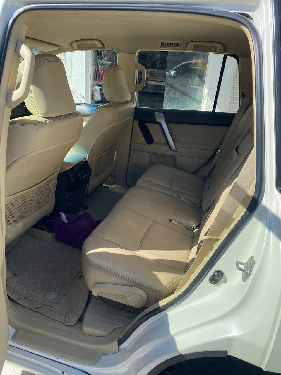 السلام عليكم
للبيع برادو 2014 مواصفات TXL محرك 6 سلندر 

رقم أربيل إنكليزي باسمي شرط التحويل 

كفاله عامه كير محرك مكفول شرط

تخم تاير جديد . لون ابيض صدفي 

ممشى السياره 180 

السعر 34 وبيها مجال للشراي

مكان السياره الأنبار الرمادي  ***********
