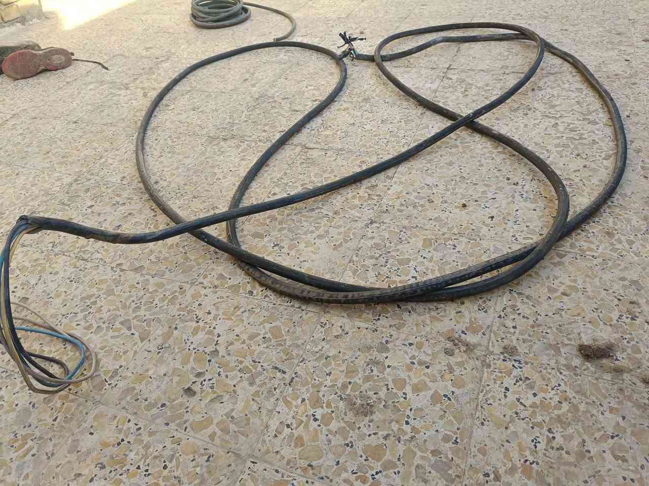 السلام عليكم كيبل 12متر ابو 16 
وكيبل ابو 10 طوله8 ونص للبيع سعر ع خاص رقم *********** Colombo, Sri Lanka
