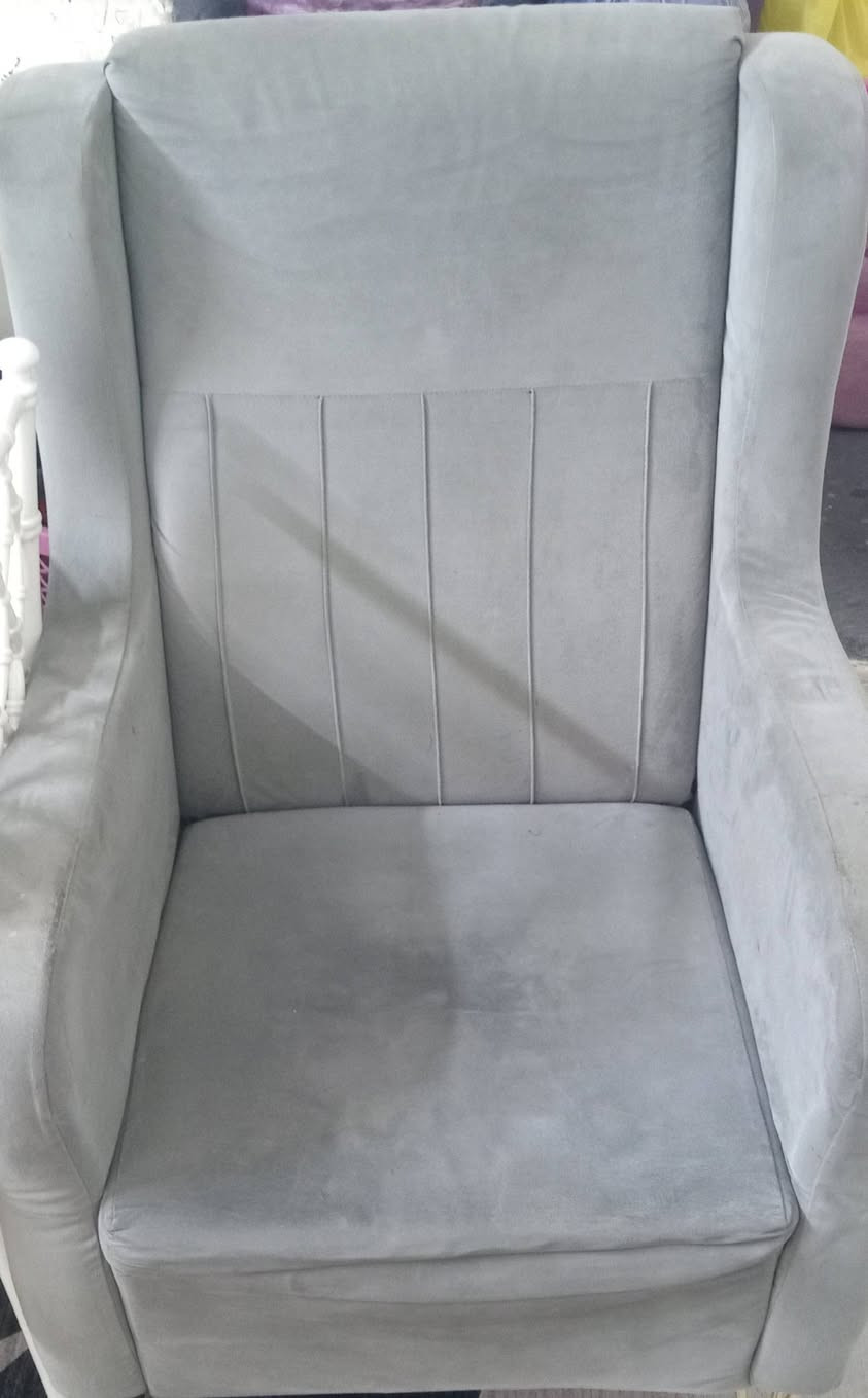 ت
تخم ١٠ مقاعد محموديه حي بدر سعره ١٥٠
***********
