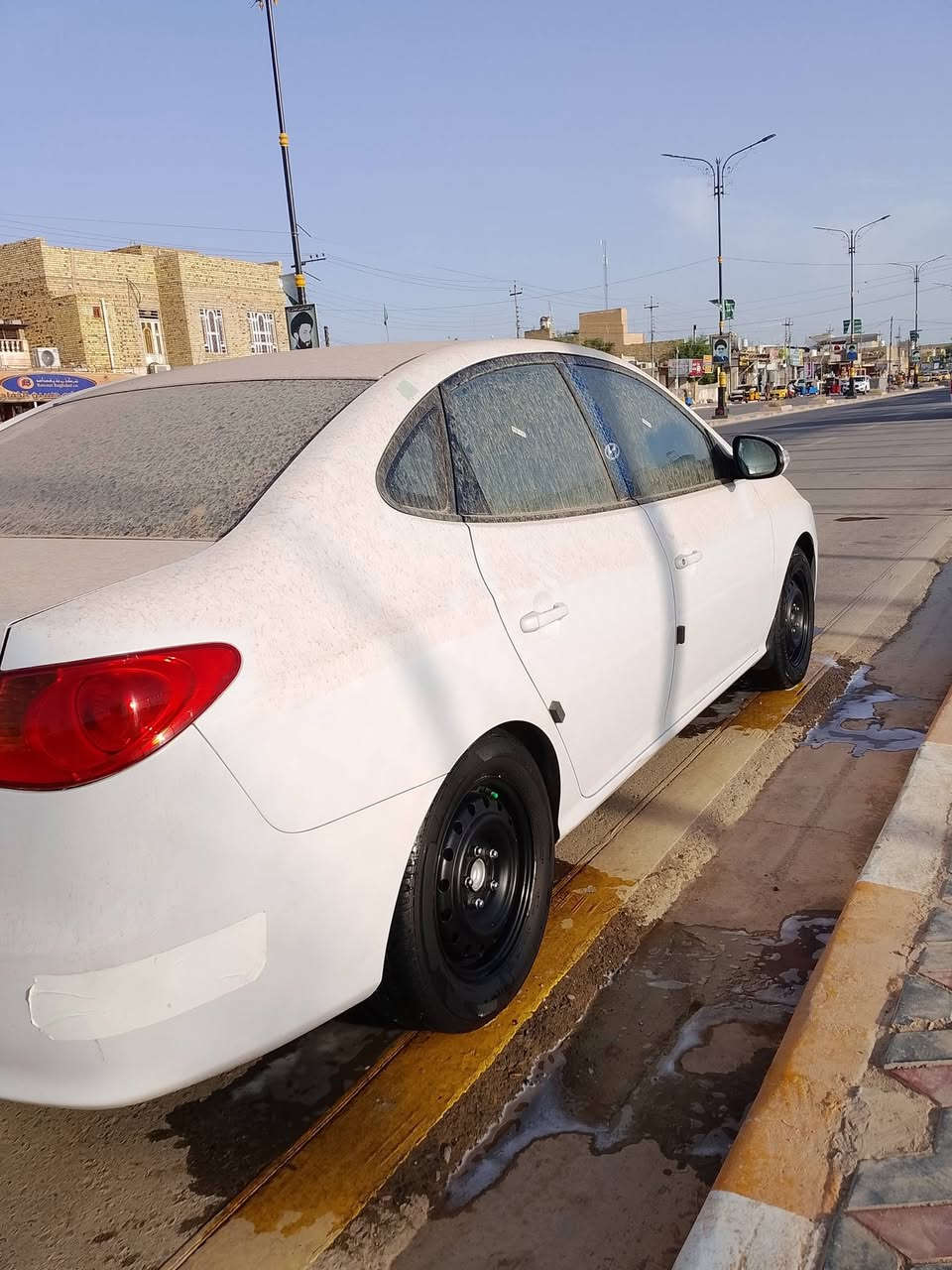 السلام عليكم سياره للبيع النتره خليجي موديل 11 مكينه الفين  السعر132 وبيه مجال وشراي يتصل ***********
